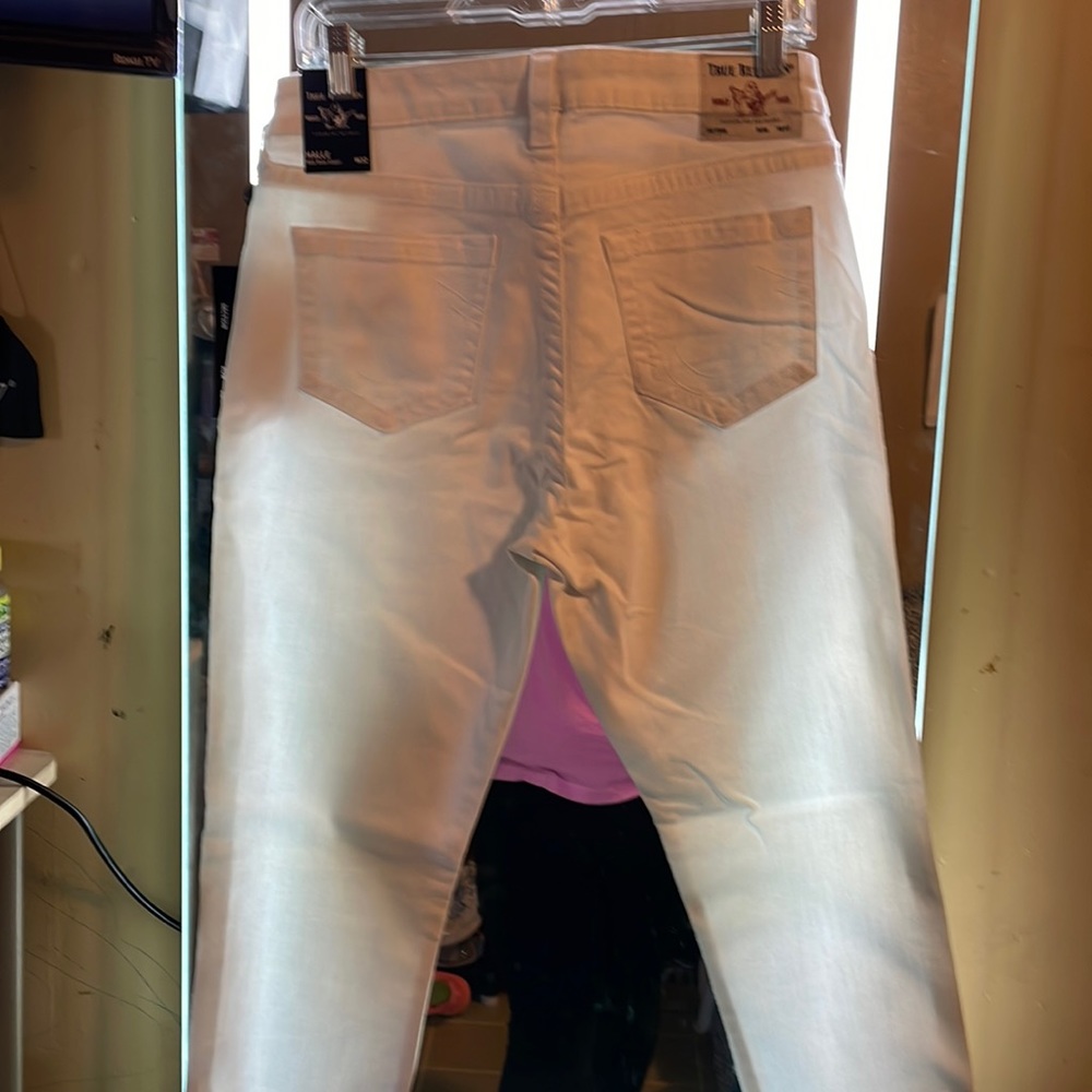 New with tags true religion white Halle mid rise capri size 32